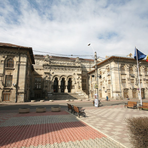 Universitatea "Dunărea de Jos" din Galați aduce propuneri de modificare a Cartei în dezbatere publică