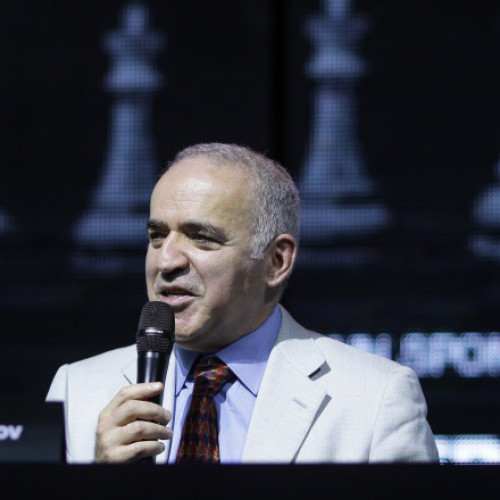 Garry Kasparov etichetat de Rusia drept "terorist şi extremist", în conflict cu preşedintele Putin