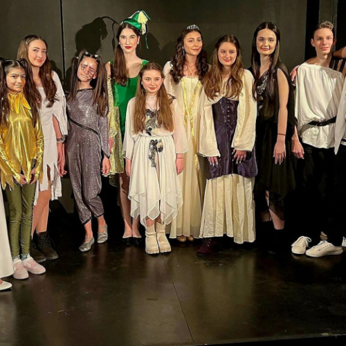 Clasic și modern, într-un spectacol-colaj jucat de adolescenți (FOTO) Scris de Anca Melinte Duminică, 17 Martie 2024 18:00