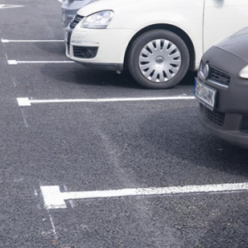 Anunțuri de licitație pentru locuri de parcare în parcări rezidențiale, organizate de Primăria Galați