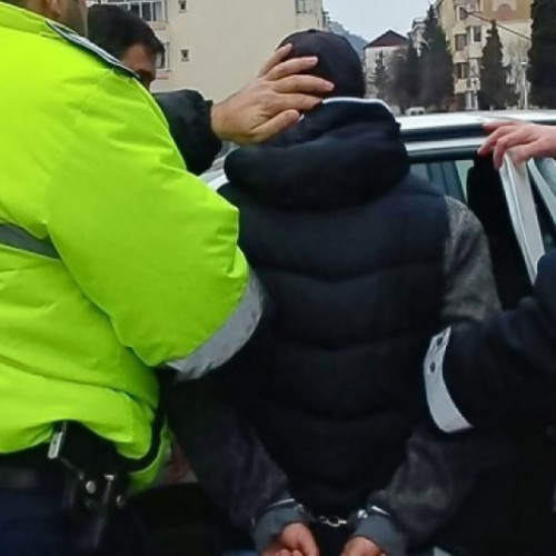 Fugă de la poliție duce la arest - Suspectul încearcă să se ascundă pe străzi dar este prins - Viteza periculoasă și accidente în drum - Contramăsură drastică de la autorități - Poveste stranie în Galați