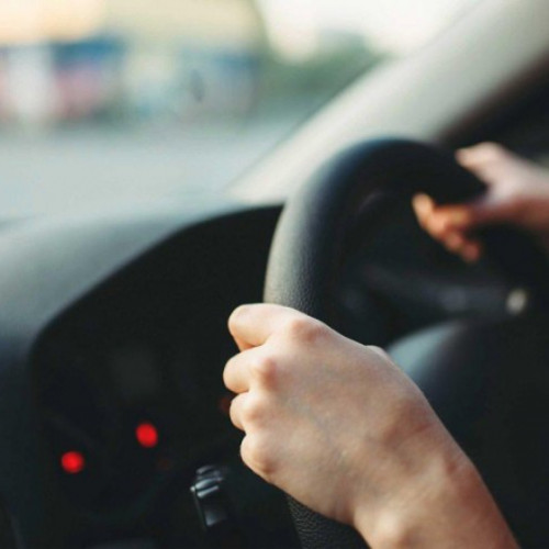 Uciderea minorului de 11 ani în conducerea mașinii, tatăl său îl îndruma cu lecții de conducere - prins de autorități